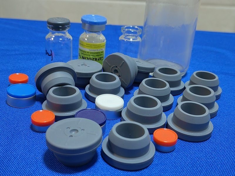 28 mm 32 mm Οξείδιο του αιθυλενίου αποστειρωμένα ιατρικά καταναλωτικά προϊόντα Βρόμο βουτυλικό ελαστικό πώμα για φιαλίδιο γυαλιού