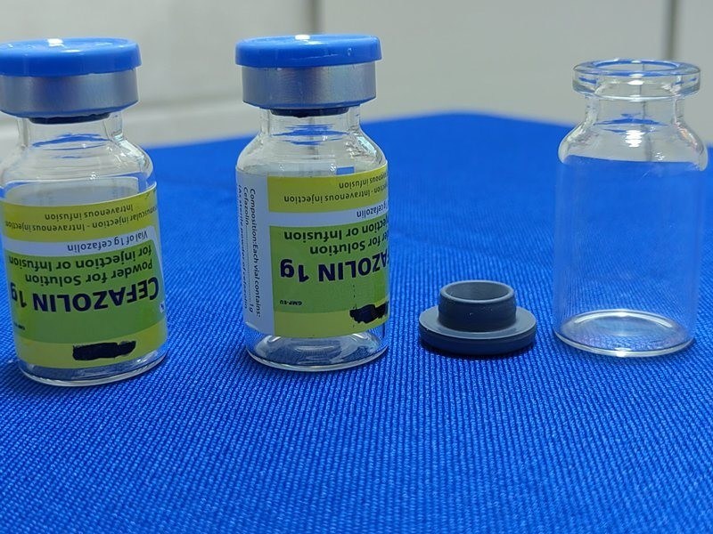 2 ml 5 ml 7 ml Φαρμακευτικό σωληνώδες εμβόλιο Διαφανές πορφυρό γυάλινο φιαλίδιο με κάλυμμα από αλουμίνιο