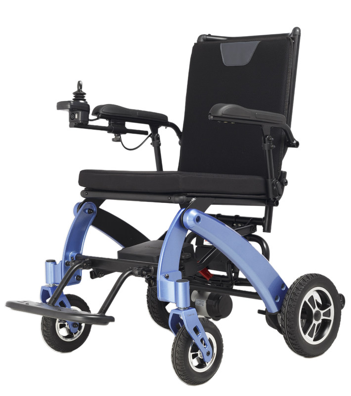 Ελαφριά ηλεκτρική αναπηρική καρέκλα από ανθρακούχες ίνες 120kg χωρητικότητα φορτίου αναπηρική καρέκλα με αντιαπλωτικά τροχούς